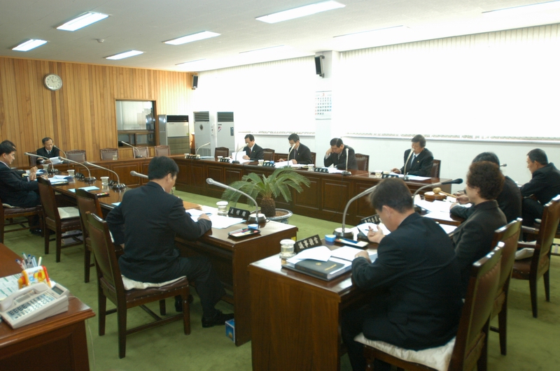 제41차 의정간담회에서 개정된 공명선거법 청취 (3. 5)