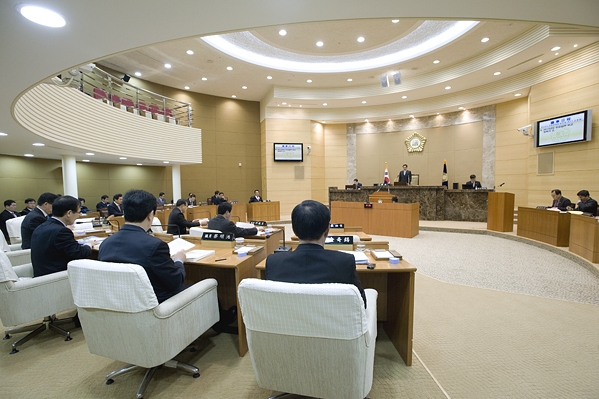 제215회 임시회 (2.15. ~ 2.22. 본회의장)