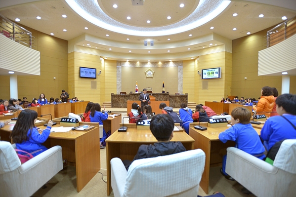 북동초등학교 의회체험학습장 개최 (4.18. 본회의장)