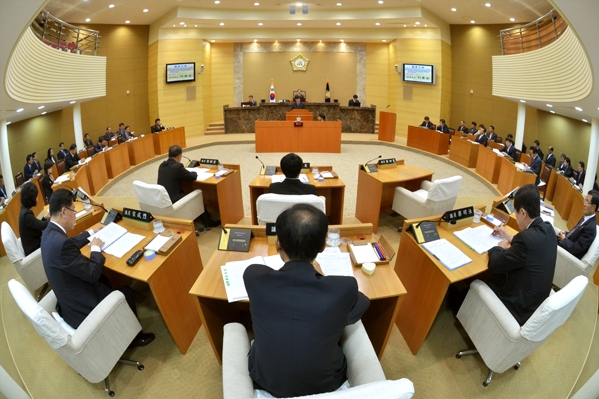 제221회 임시회 개회 (10.10.)