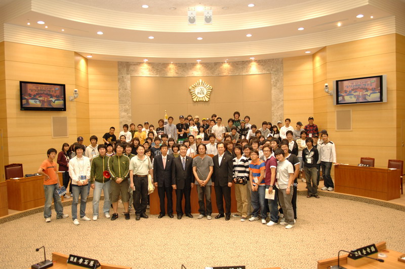 부산 신라대학교 건축과 학생 및 교수 방문 (9. 26. 본회의장)