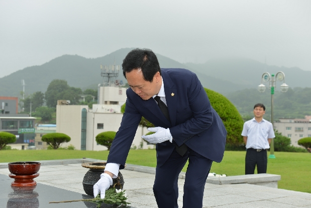 충혼탑 참배 (2014. 07. 08)