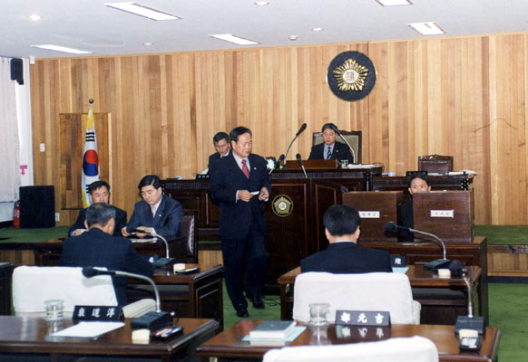 민주적 의결을 위한 투표 (2003.3.8)